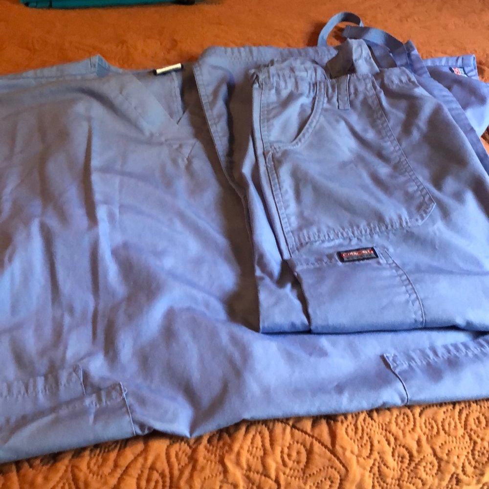 Scrub set